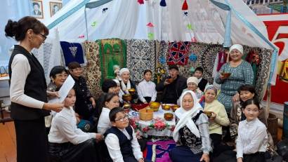 "Ырым-тыйым - әдептілік негізі" тақырыбында дөңгелек үстел